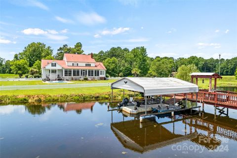 A home in Cheraw