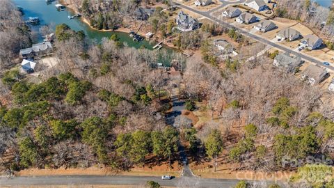 Photo of 16619 Harbor View Road, Charlotte, NC 28278 (MLS # 4359472)