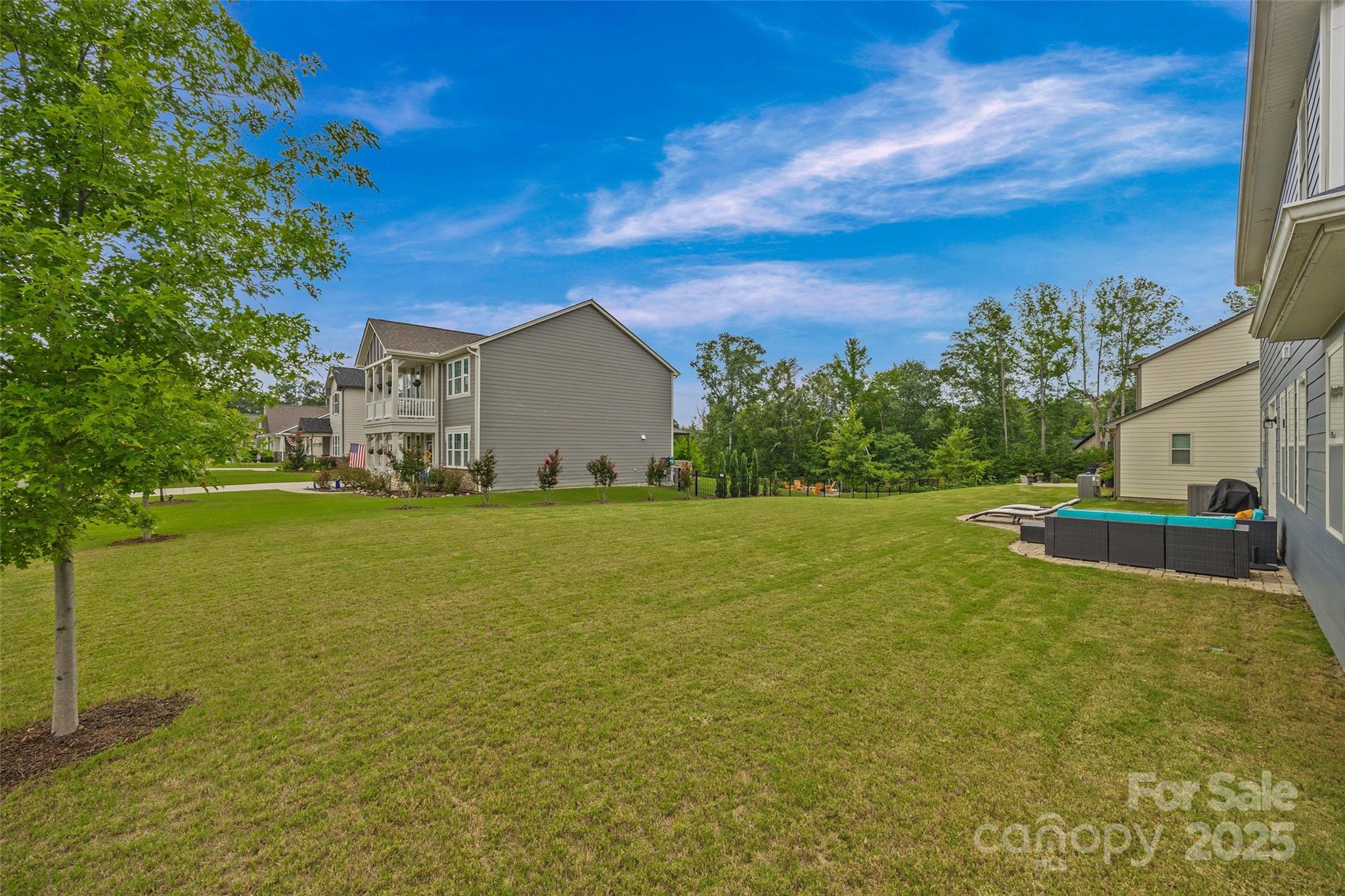 Lake Crest - Residential