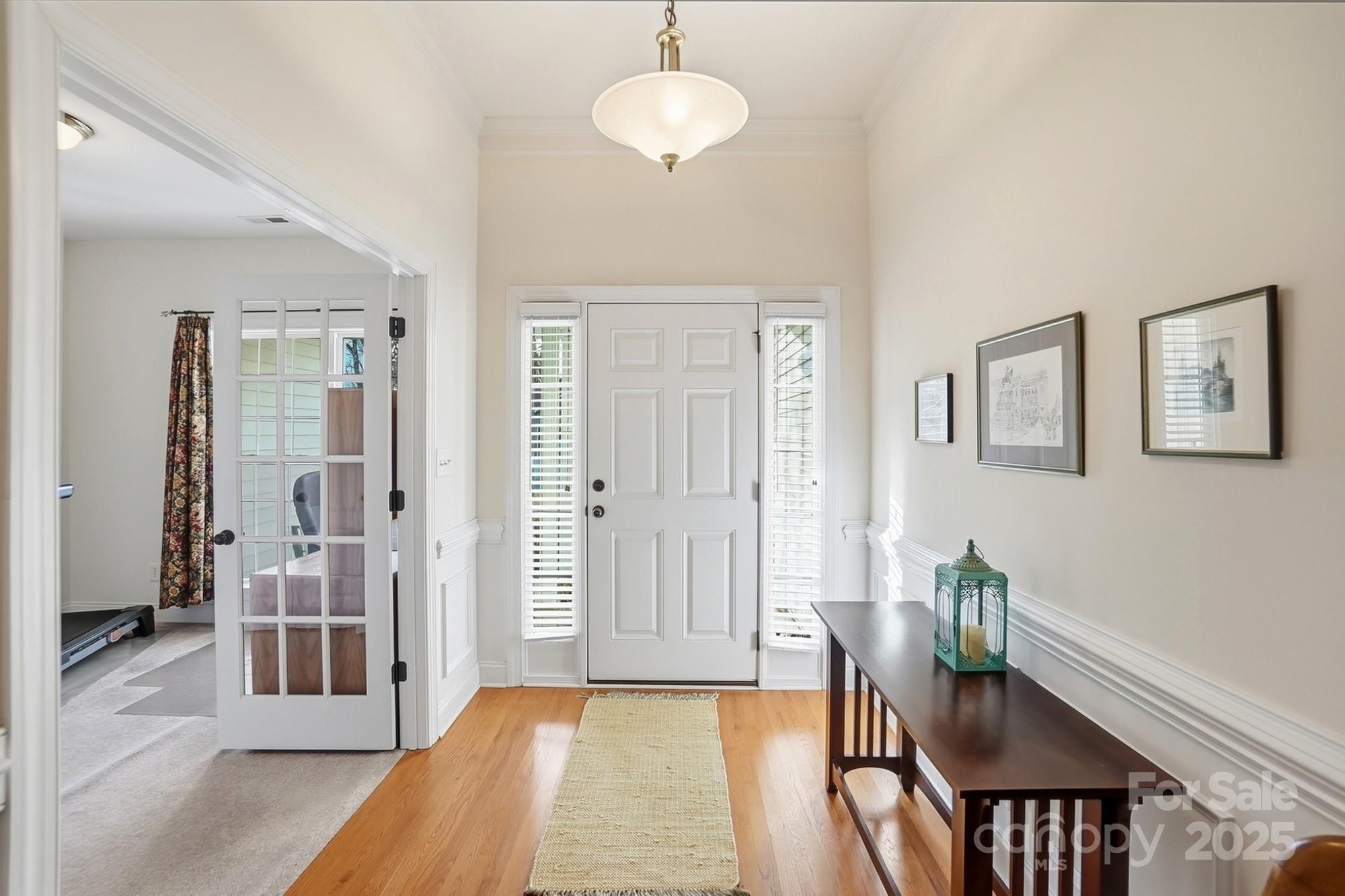 912 Gold Finch Circle