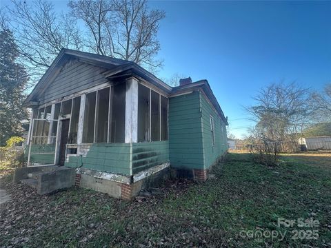 58 Oak Street Great Falls SC 29055