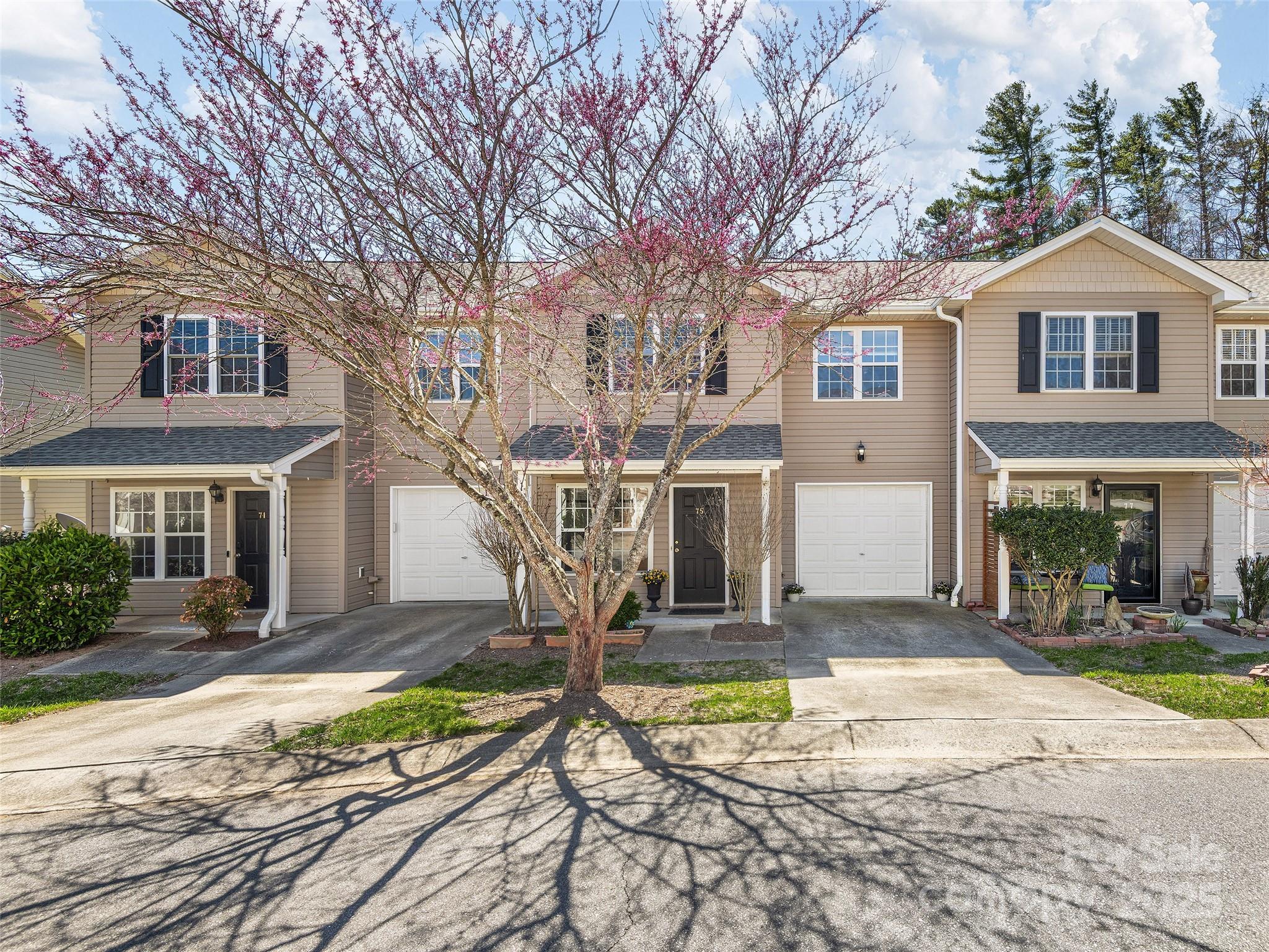 75 Lanceford Circle