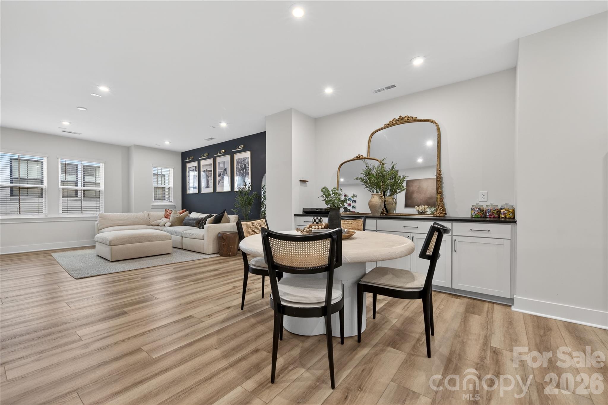 Six Twenty - Residential