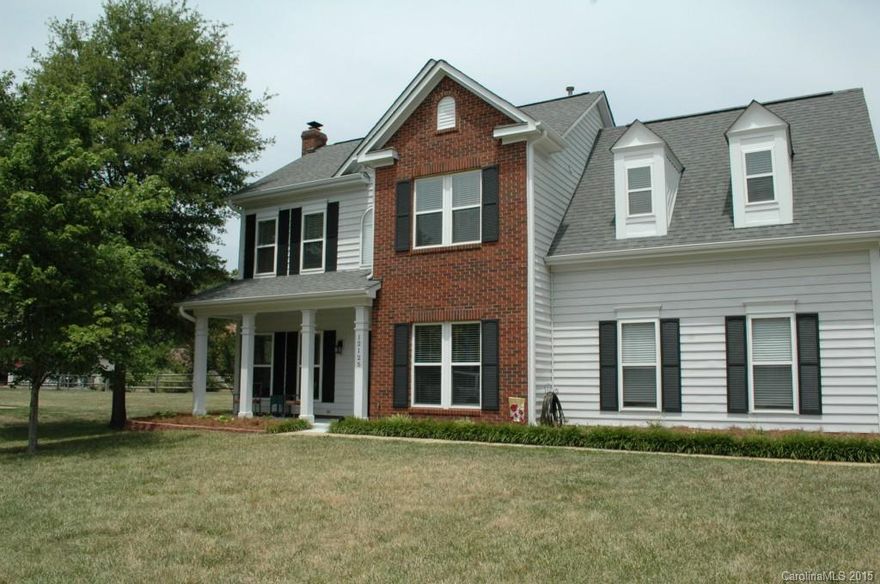 MOVE-IN CONDITION. Beautiful level cul-de-sac.Large lot great for active family &gardener.4th BR/bonus room w large walk-in closet.NEW grid free windows.NEW Chestnut Mahogany front door.NEW backdoor in garage.NEW c-tile in kit & baths.NEW bamboo flooring.NEW gutters & oversize downspouts.NEW extended patio.Freshly painted exterior.42 inch kit cabs.Newer upgraded appliances.Updated lighting fixtures.Walk-in pantry.Trey ceil n MBR.Smooth ceiling throughout.Roof approx 2009.Water heater 2011.