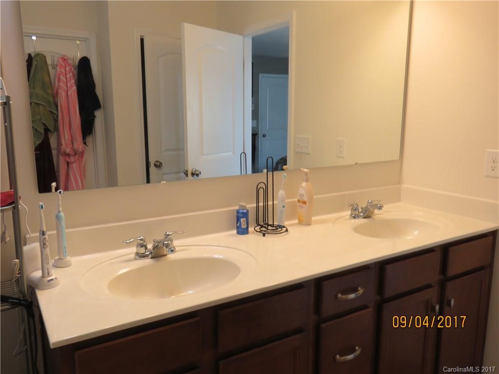 Riverwalk - Residential Lease