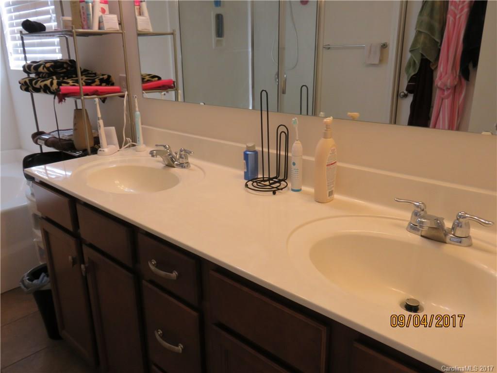 Riverwalk - Residential Lease