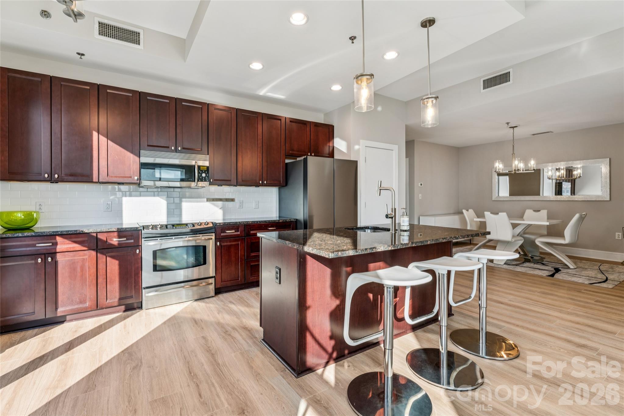 333 W Trade Street 2200