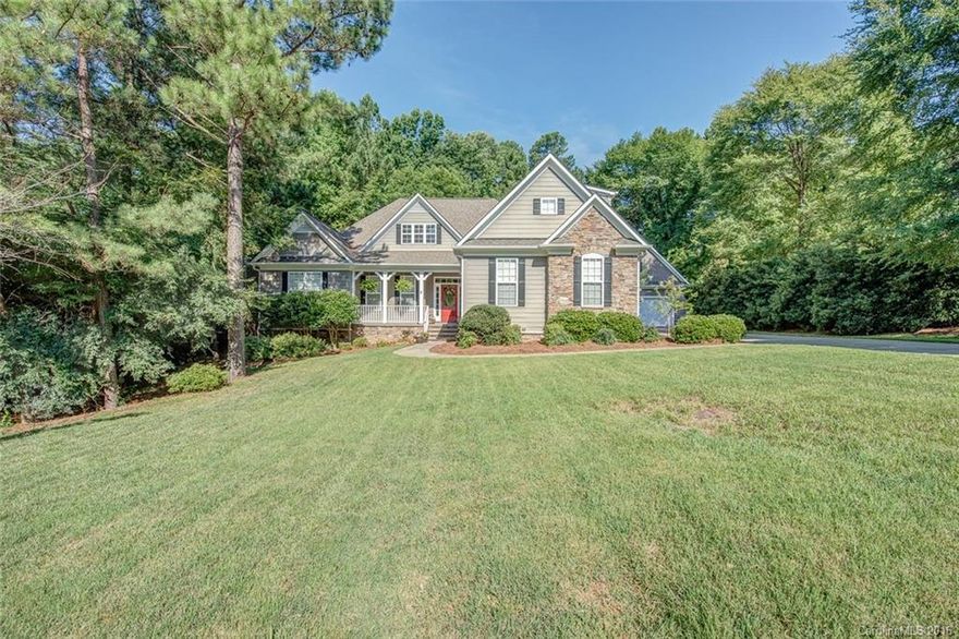 4 car garage with separate apartment over garage make this a must see! Custom home that features a very open floor plan and details galore in every room. Great room with vaulted ceilings & cozy rock gas fireplace, gourmet kitchen w/gas burning stove, granite, 42" maple cabinets overlooking a breakfast area w/a keeping room. Master suite & luxury bathroom. Ceramic & hardwood floors in all rooms except bedrooms.