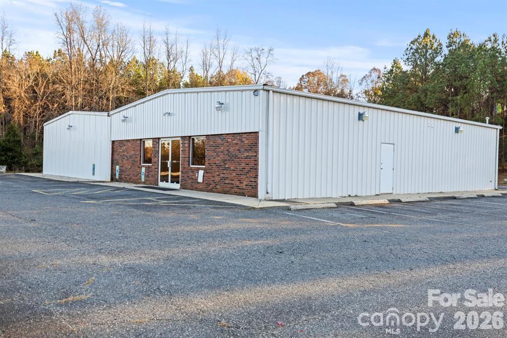 1163 Highway 274 Highway