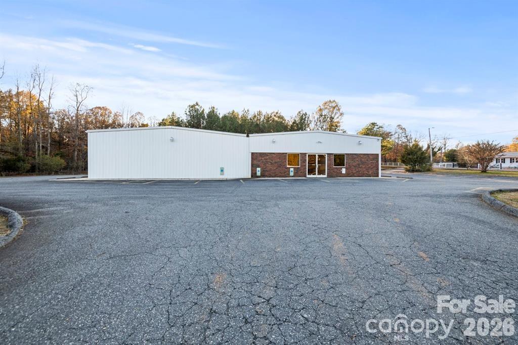 1163 Highway 274 Highway