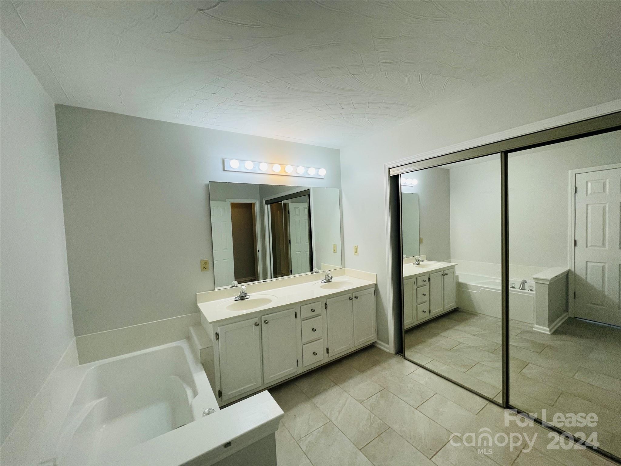 Farmington Hills - Residential Lease