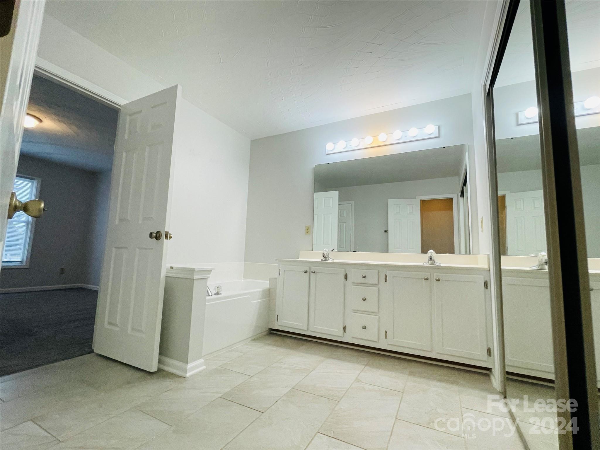 Farmington Hills - Residential Lease