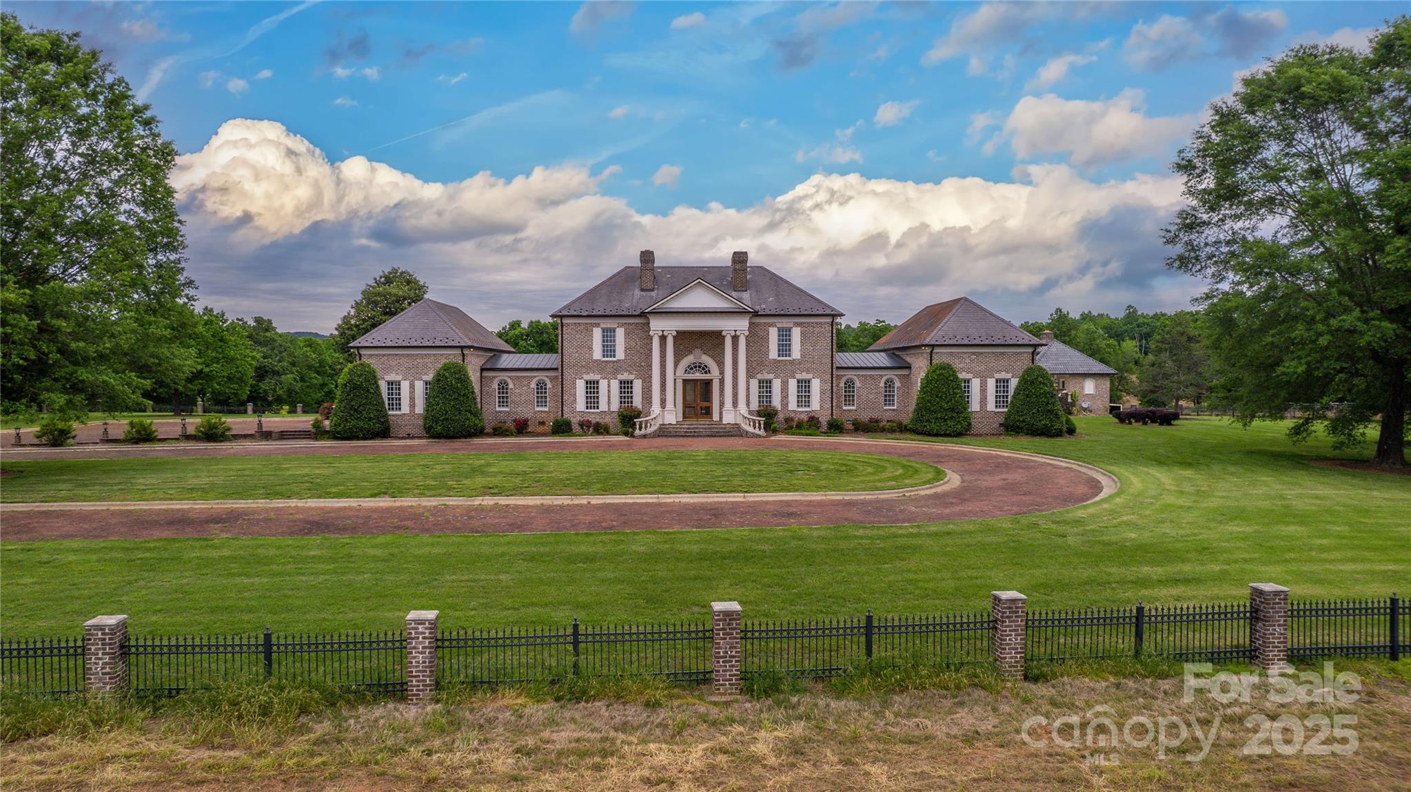 1100 Glen Oaks Drive