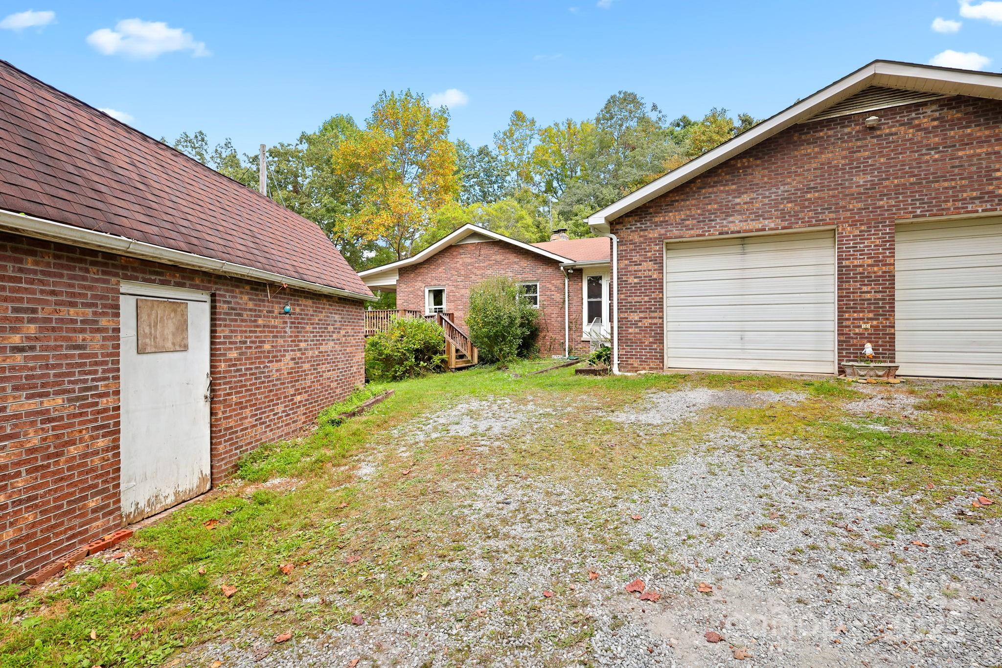 5110 Old Linville Road