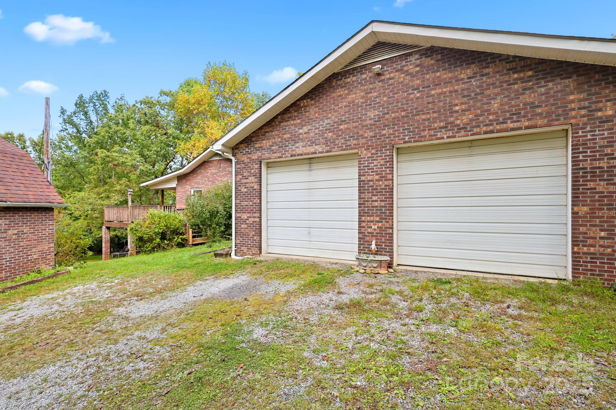5110 Old Linville Road