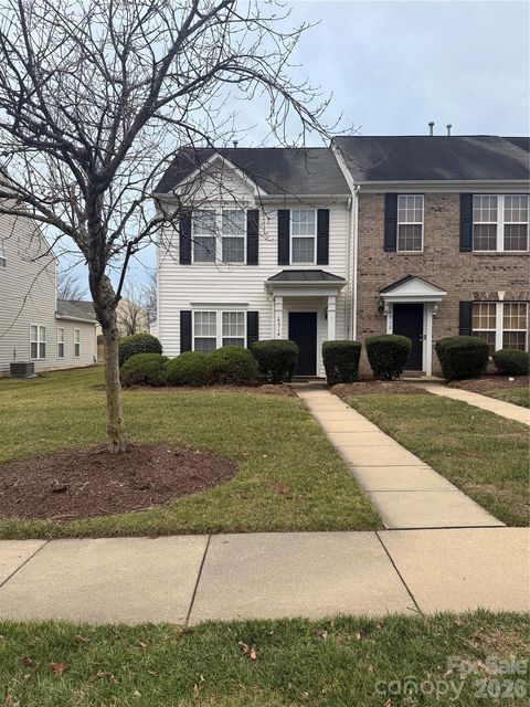 Photo of 4914 Sunburst Lane, Charlotte, NC 28213 (MLS # 4341070)