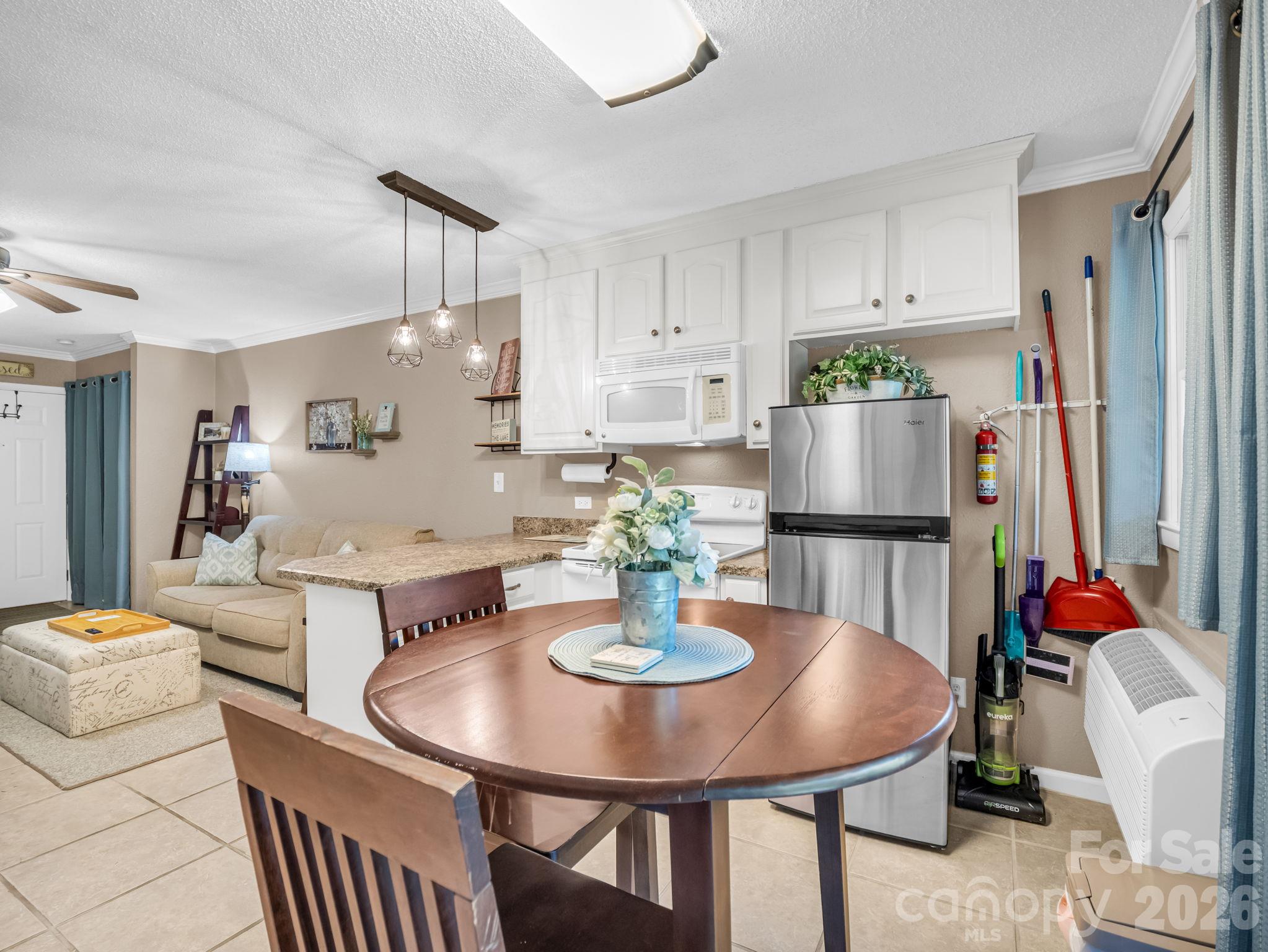 160 Whitney Boulevard 1