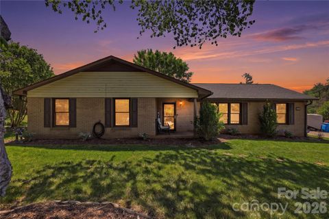 Photo of 125 Southwood Park Road, Mooresville, NC 28117 (MLS # 4340235)