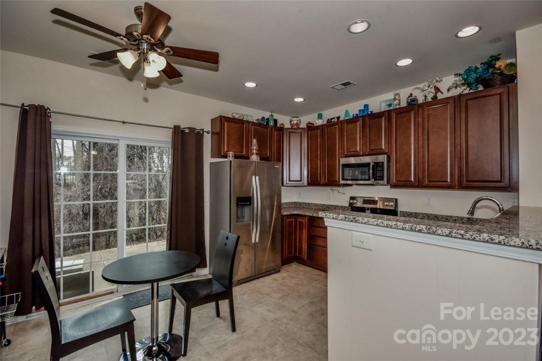 Woodburn Crossing - Residential Lease