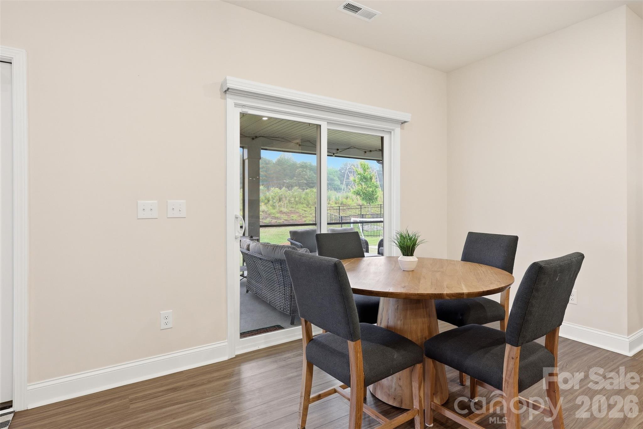 Lakeside Glen - Residential