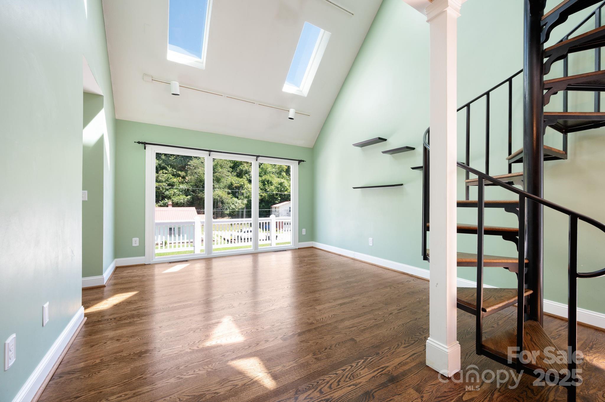 207 Jonestown Road