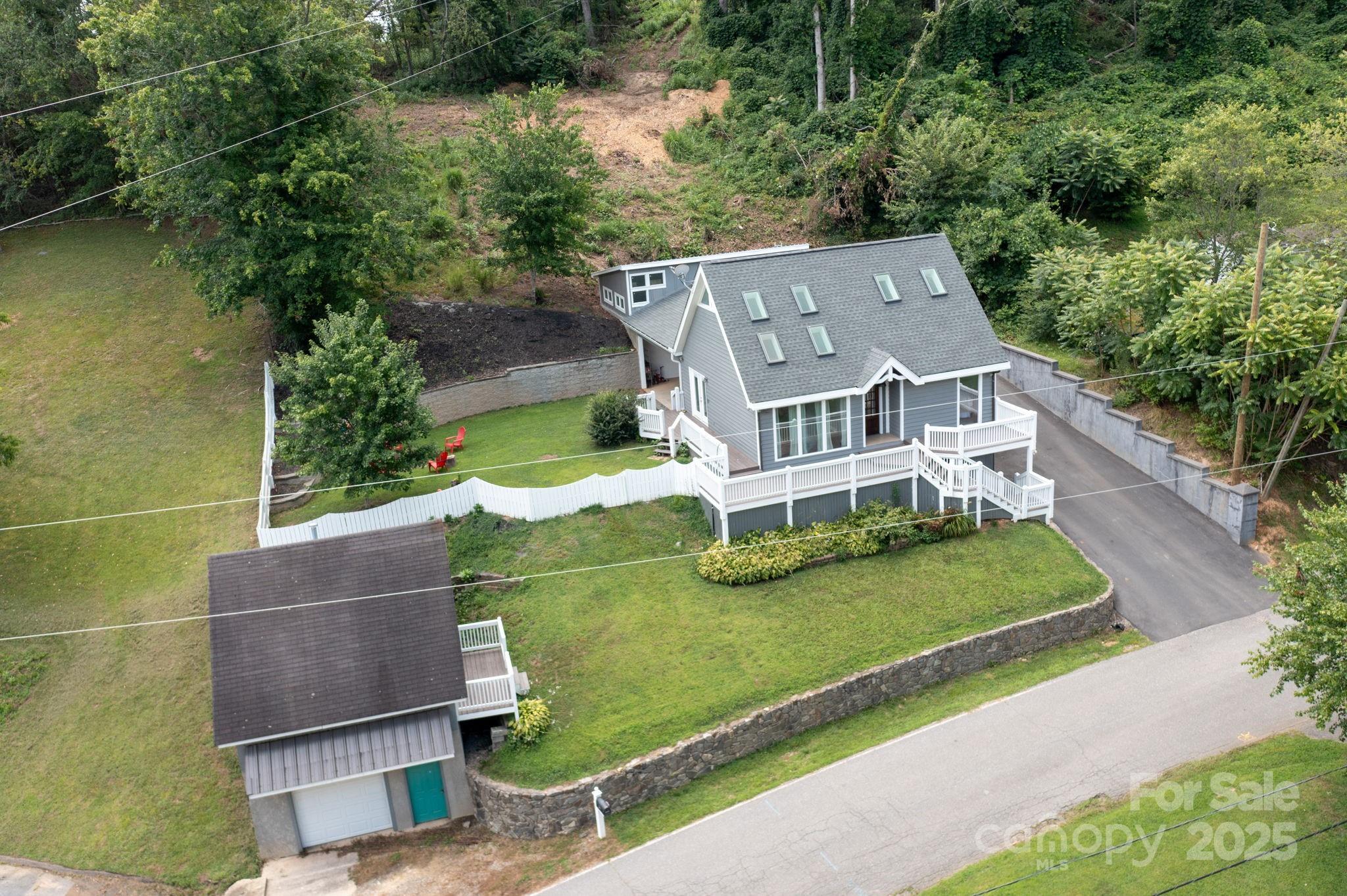 207 Jonestown Road
