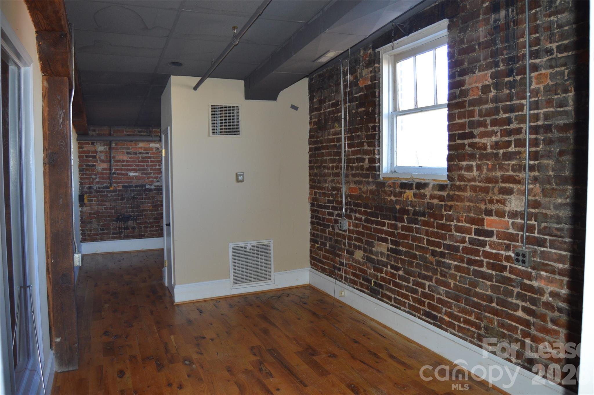 121 N Center Street 206