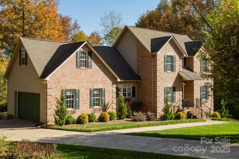 2101 Congress Court Kannapolis NC 28083
