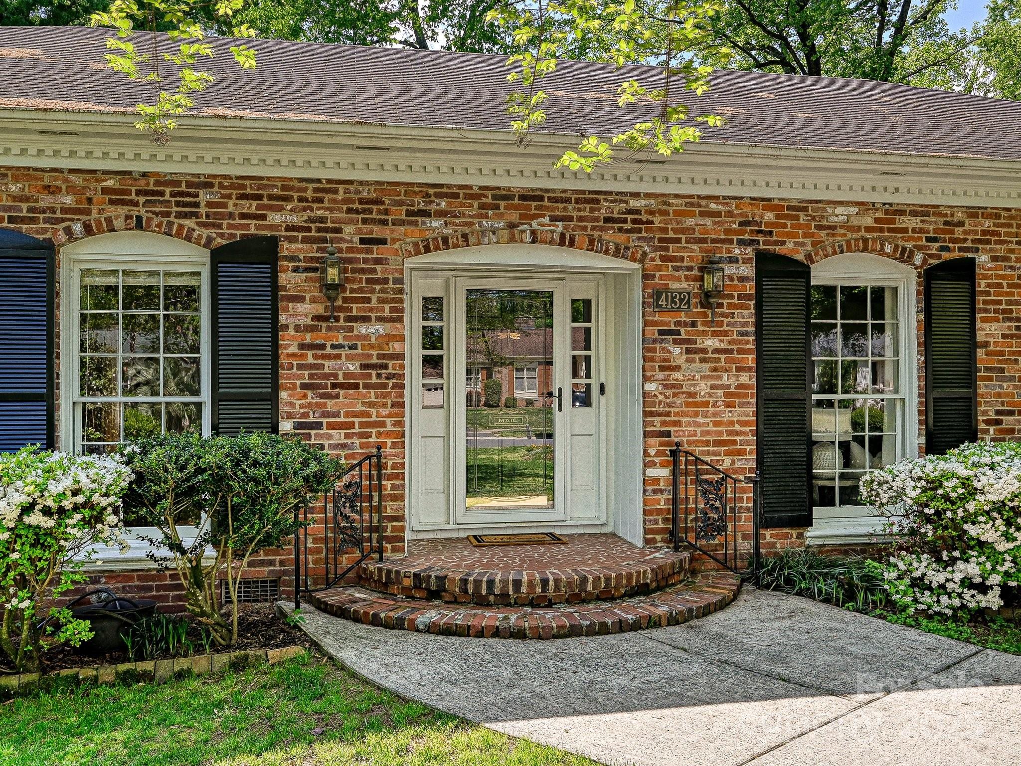 4132 Sulkirk Road