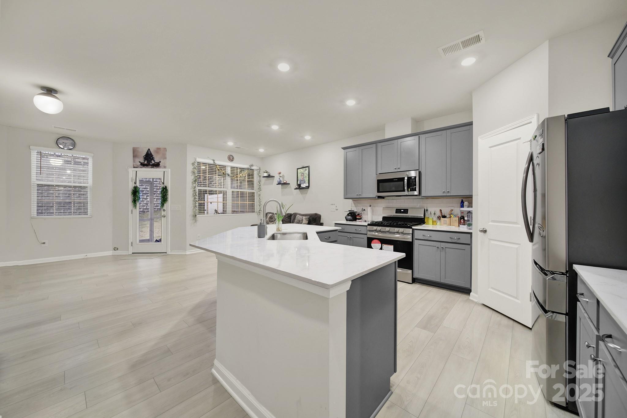 6009 Chelsea Oaks Ridge