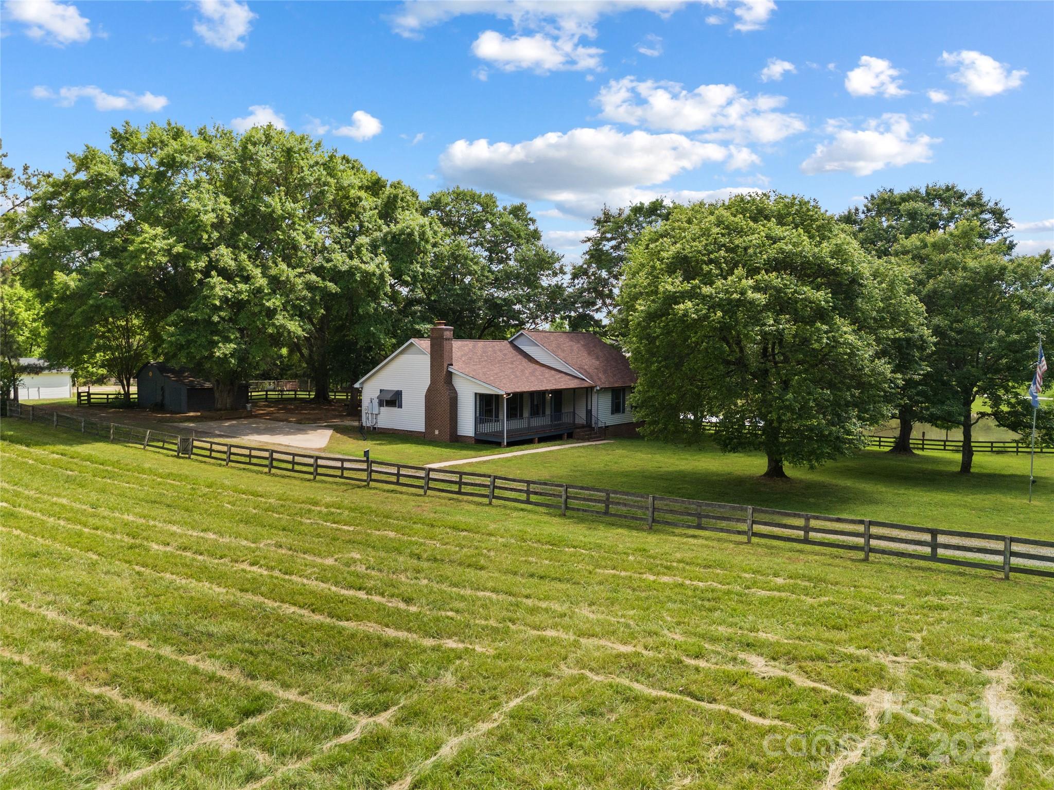 5200 Winding Lane