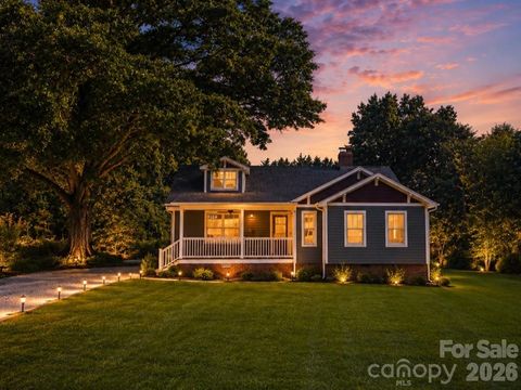 Photo of 213 Nixon Road, Belmont, NC 28012 (MLS # 4384522)