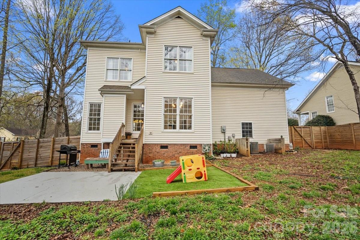 The Oaks On Providence - Residential