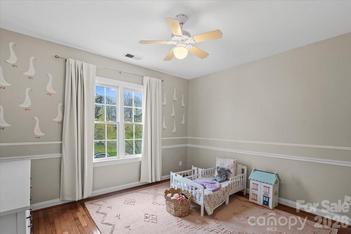 The Oaks On Providence - Residential