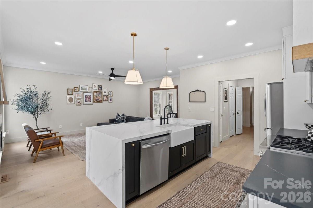 The Oaks On Providence - Residential