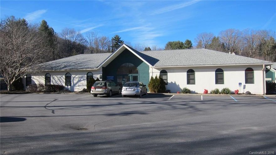 --Multiple spaces available ranging 504 SF to 1511 SF. Four spaces totaling 5731 SF. Lease rate of $11.50 /SF which includes water and electric.. See attached PDF for specific pricing and SF. Walking distance to courthouse and downtown. Bathrooms and offices all are handicap accessible. All offices include parking and access to l inner courtyard.