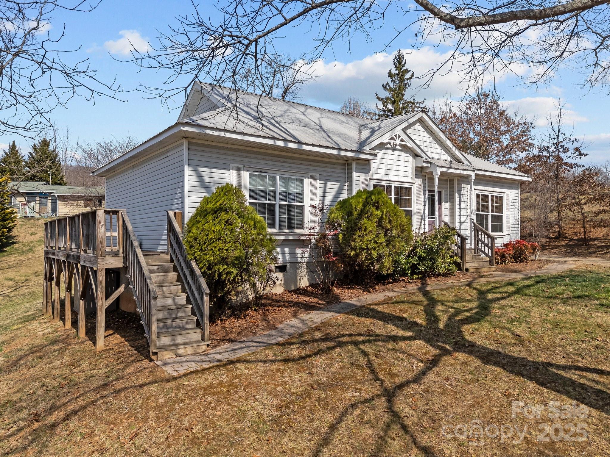 233 Thompson Cove None