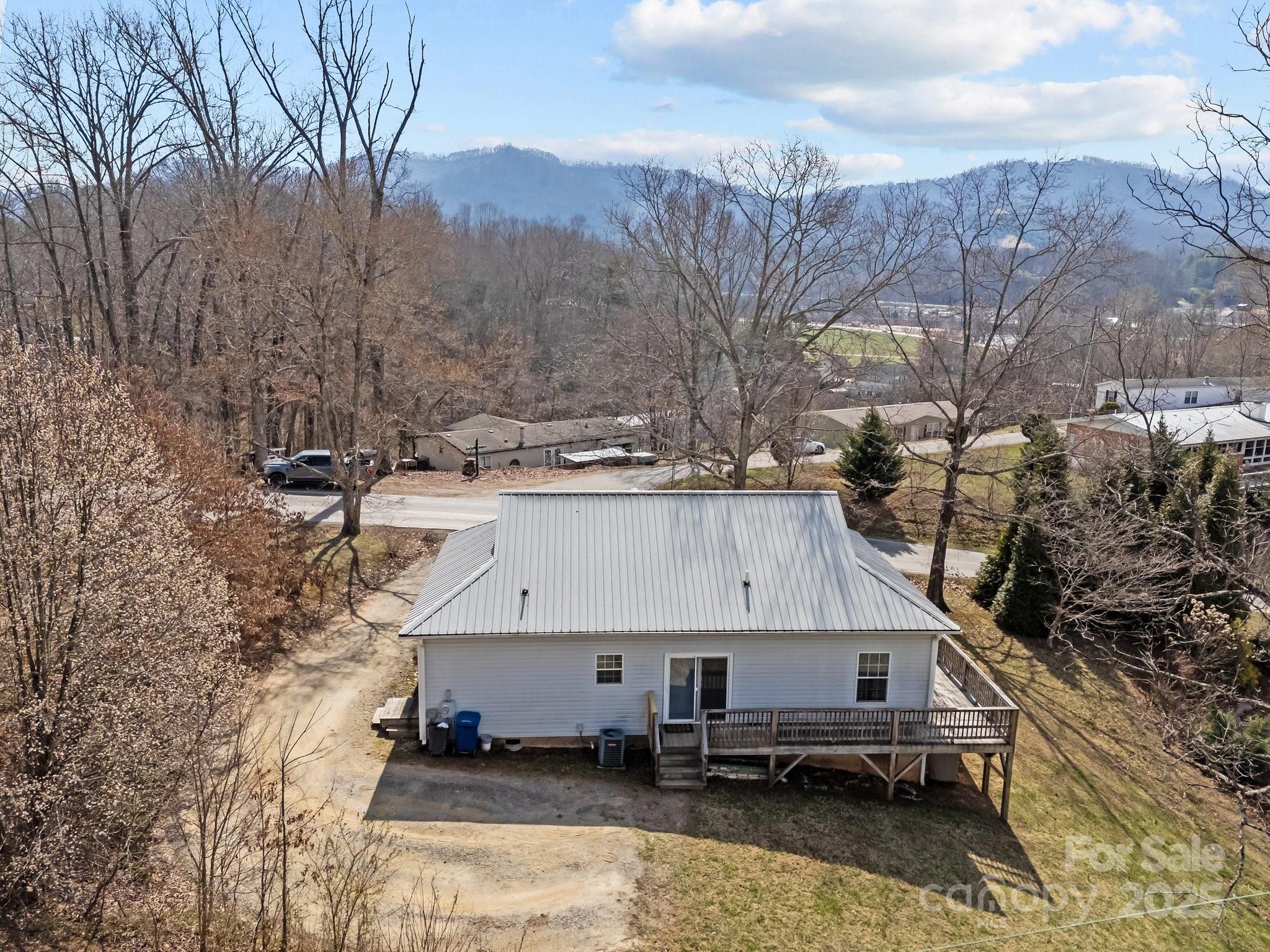 233 Thompson Cove None