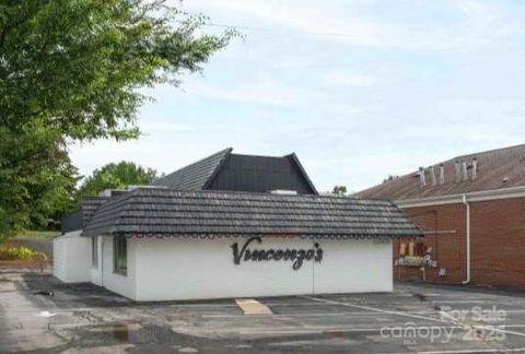 3449 Robinhood Road Winston Salem NC 27106
