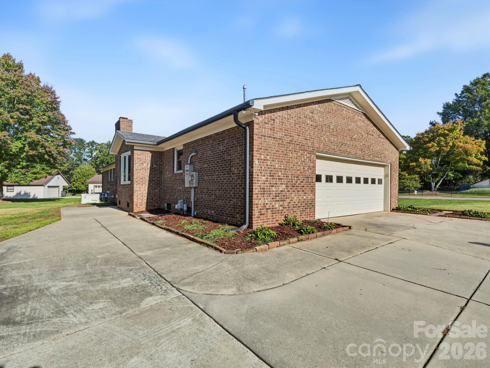 1690 NW Old Harmony Drive 3