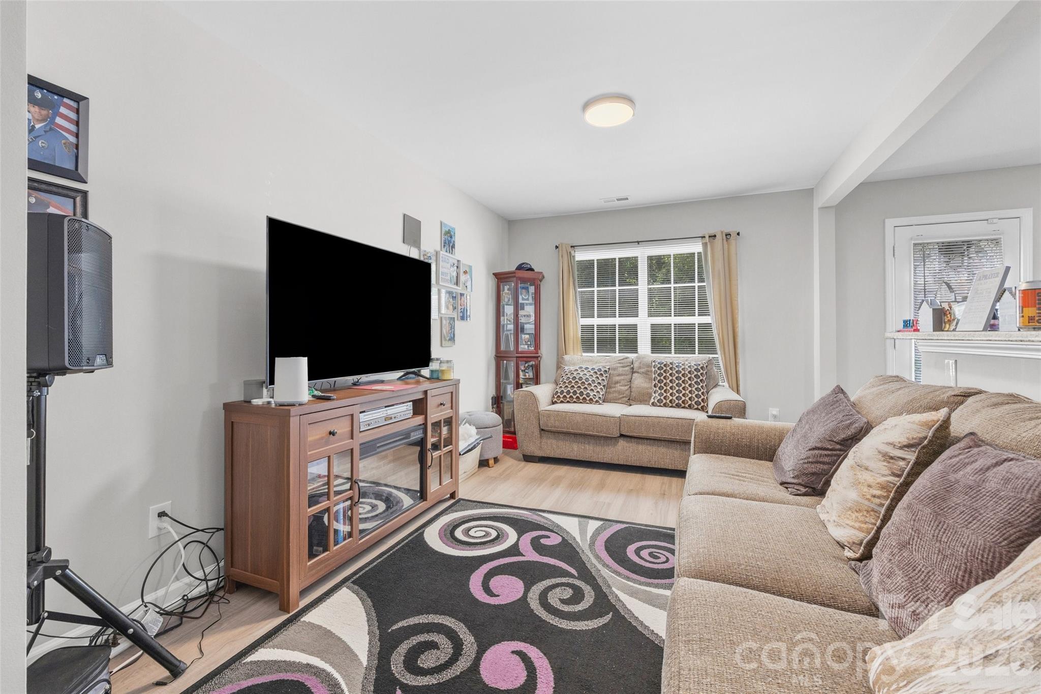 5413 Esther Lane