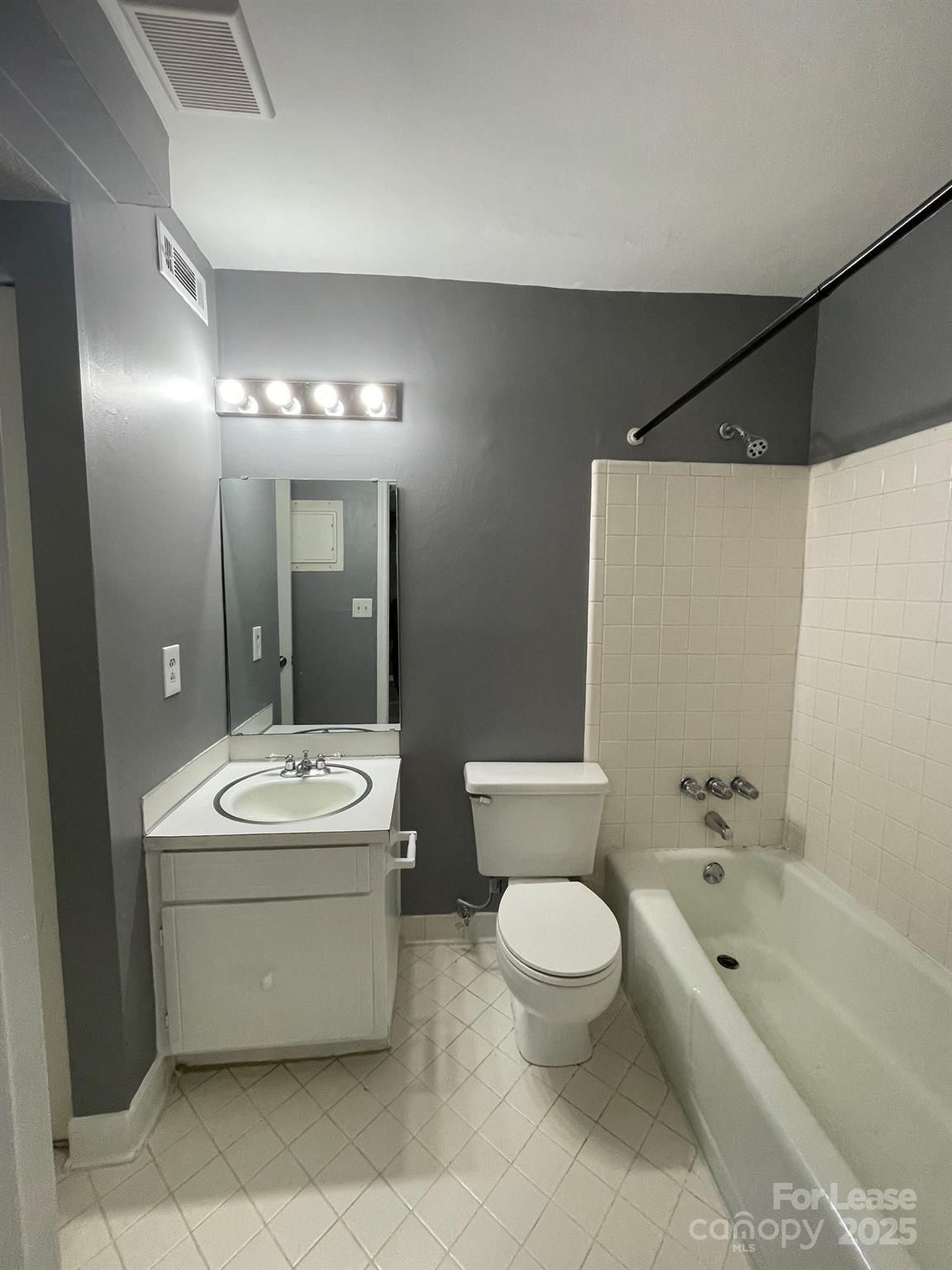 Charlotte, North Carolina 28214, United States, 1 Bedroom Bedrooms, ,1 BathroomBathrooms,Residential,Active,3759