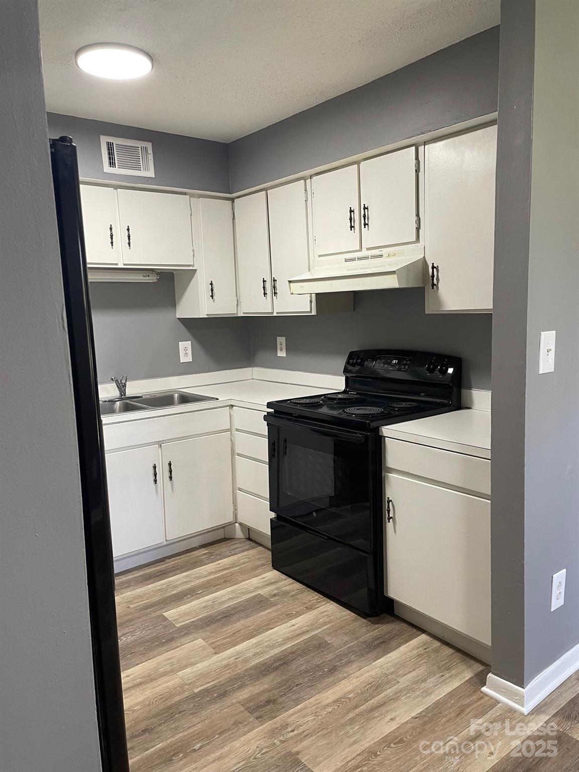 Charlotte, North Carolina 28214, United States, 1 Bedroom Bedrooms, ,1 BathroomBathrooms,Residential,Active,3759