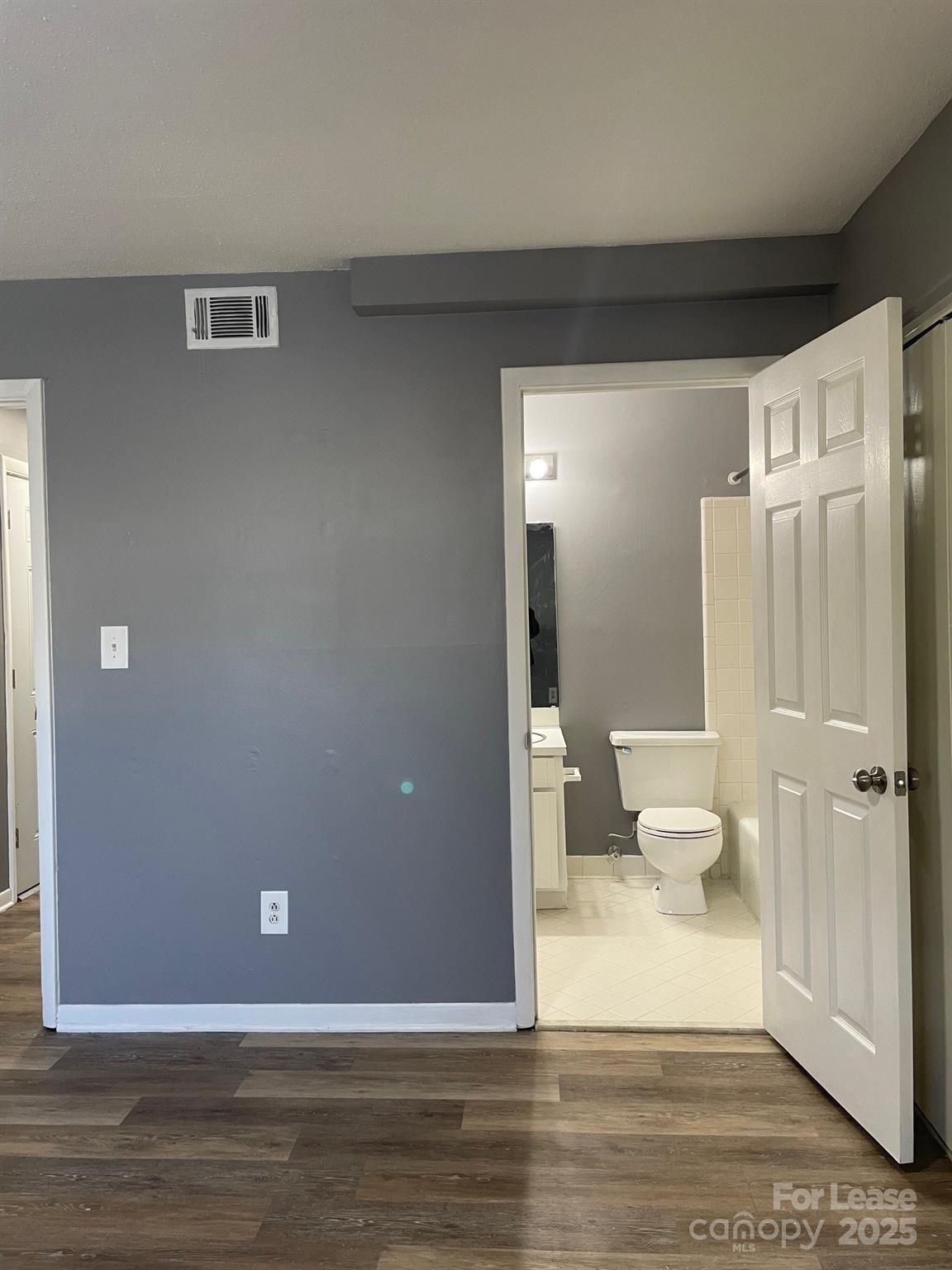 Charlotte, North Carolina 28214, United States, 1 Bedroom Bedrooms, ,1 BathroomBathrooms,Residential,Active,3759