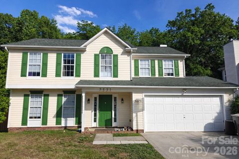 7531 Woodknoll Drive Charlotte NC 28217