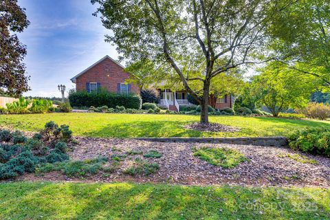 Photo of 3132 Fox Den Circle, Iron Station, NC 28080 (MLS # 4292506)