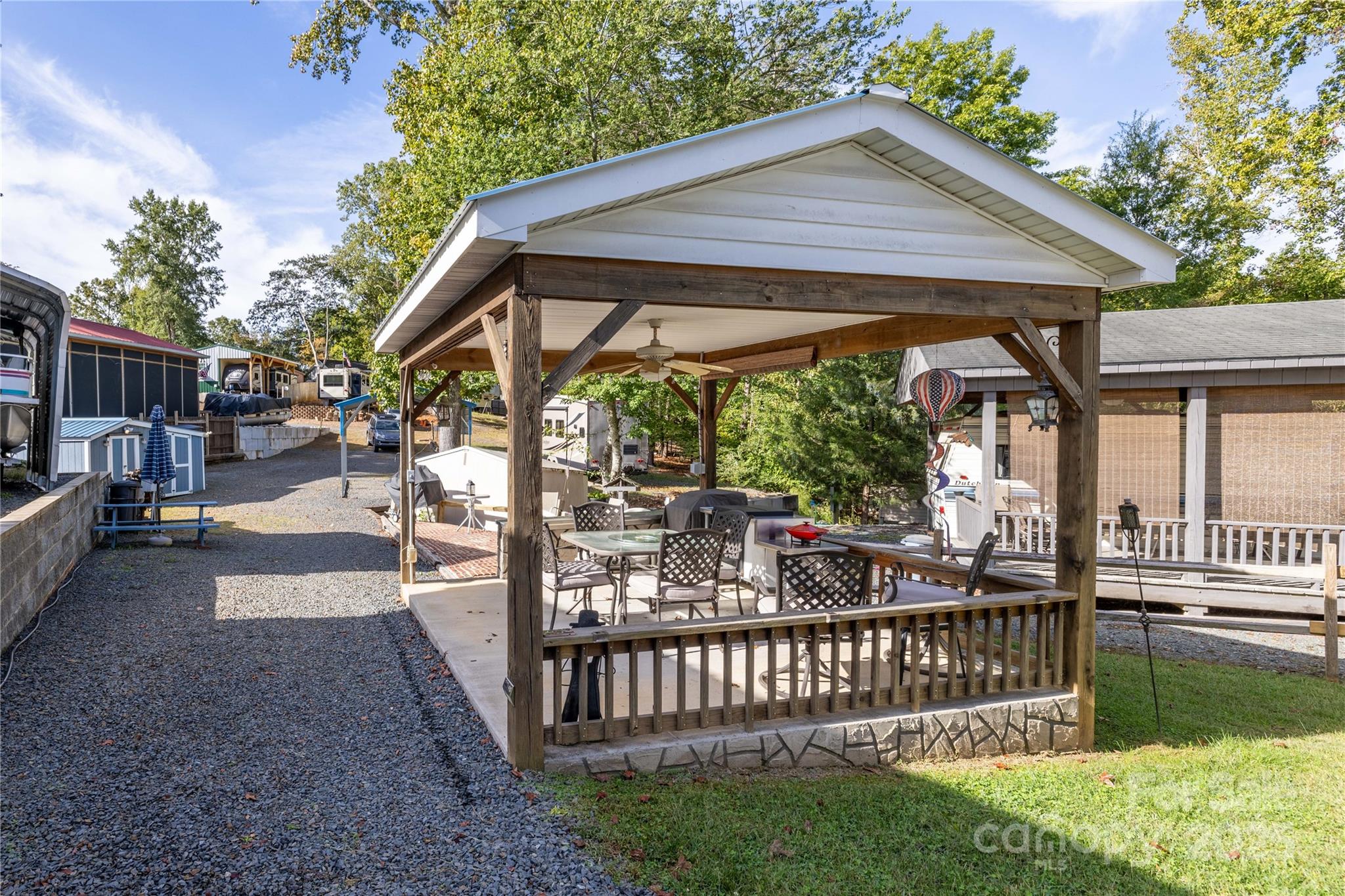 Twin Harbor - Residential