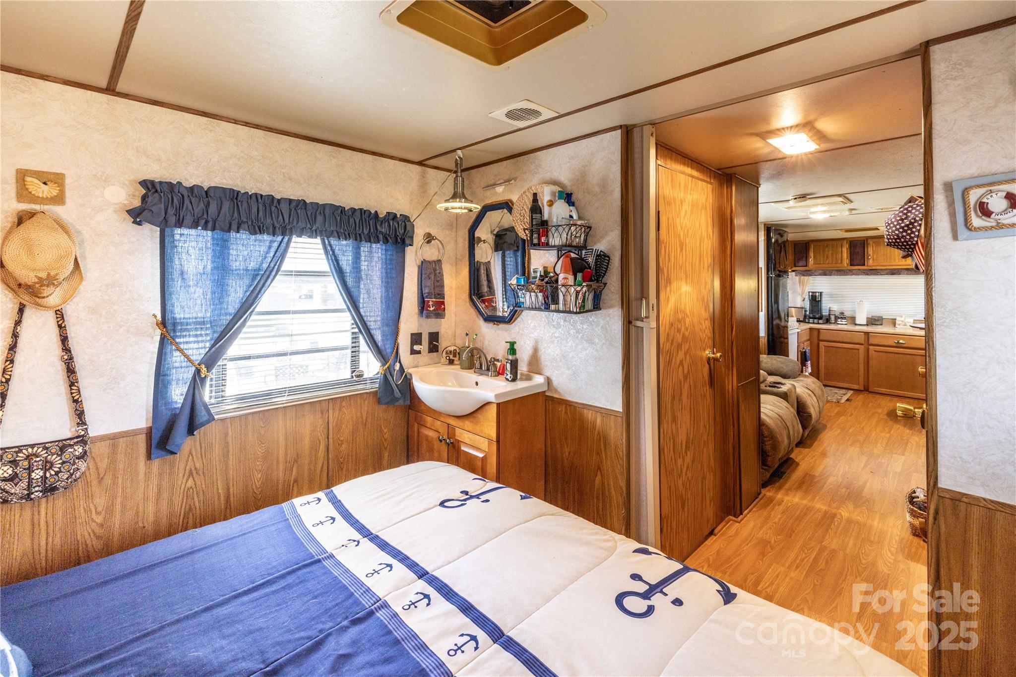 Twin Harbor - Residential