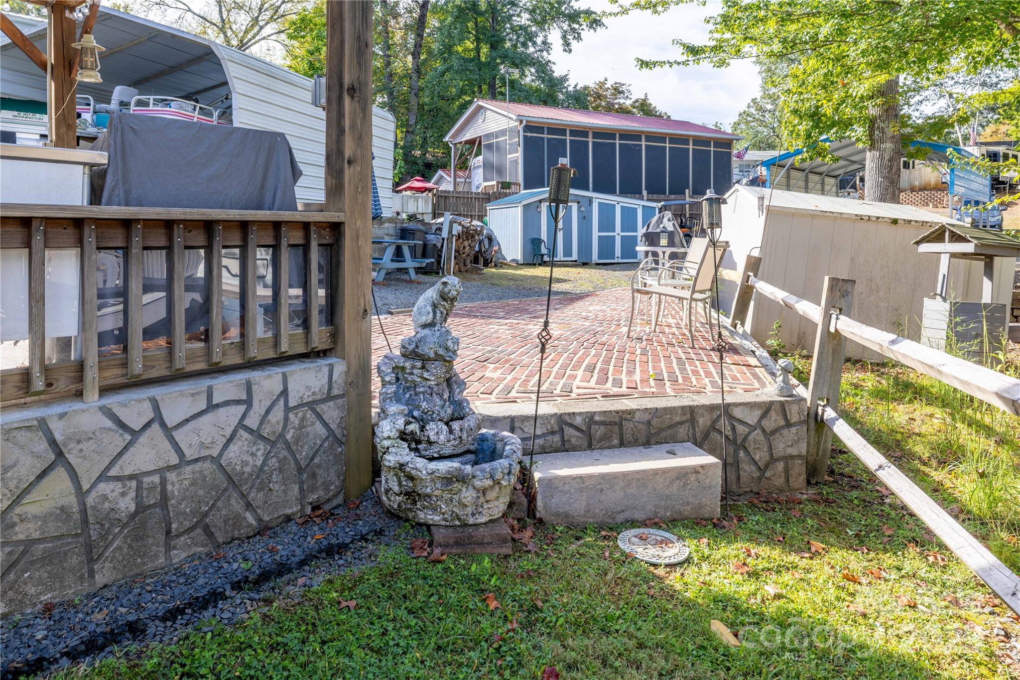 Twin Harbor - Residential