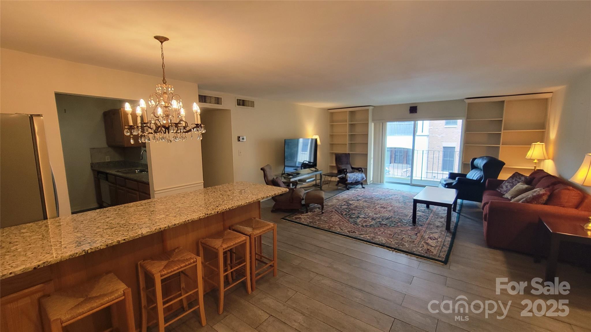1323 Queens Road 320